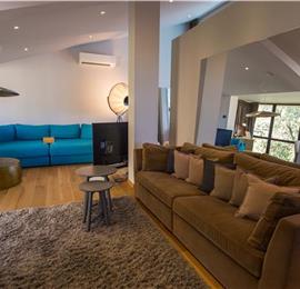 11 Bedroom Villa with Outdoor Pool and Indoor Penthouse Pool near Pula, sleeps 22-26